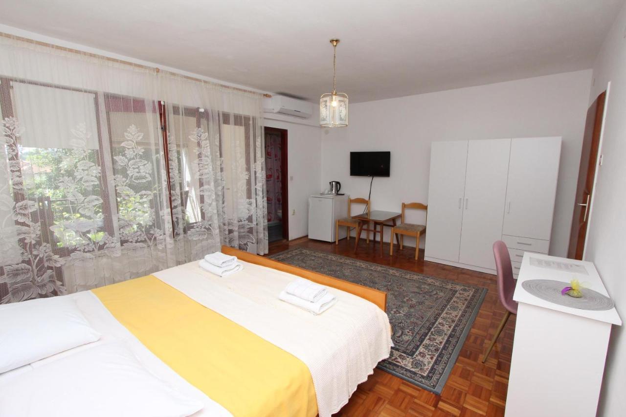 רוביני Rooms And Apartments Dino מראה חיצוני תמונה
