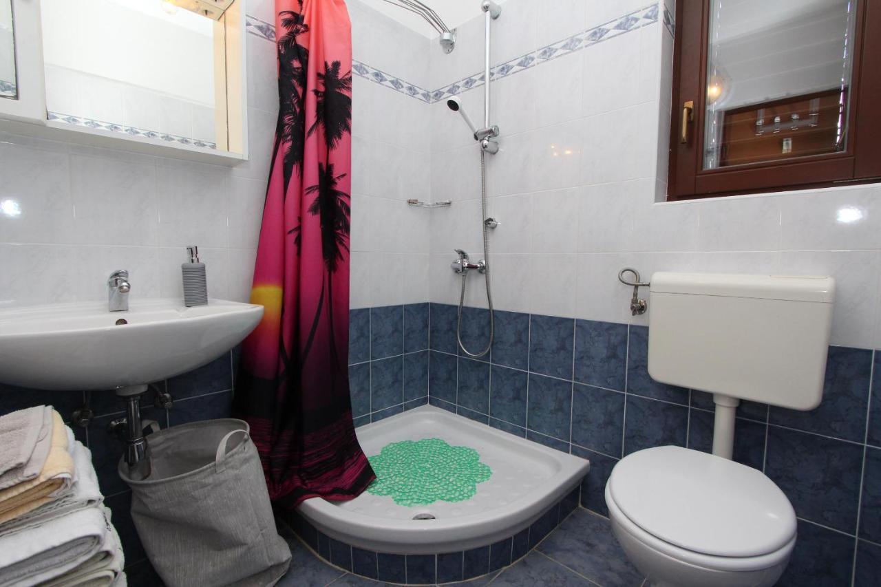 רוביני Rooms And Apartments Dino מראה חיצוני תמונה