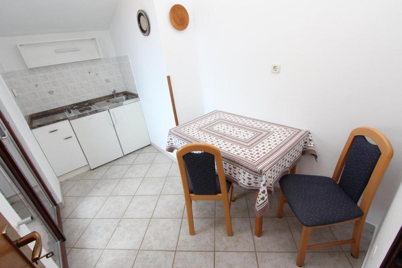 רוביני Rooms And Apartments Dino מראה חיצוני תמונה