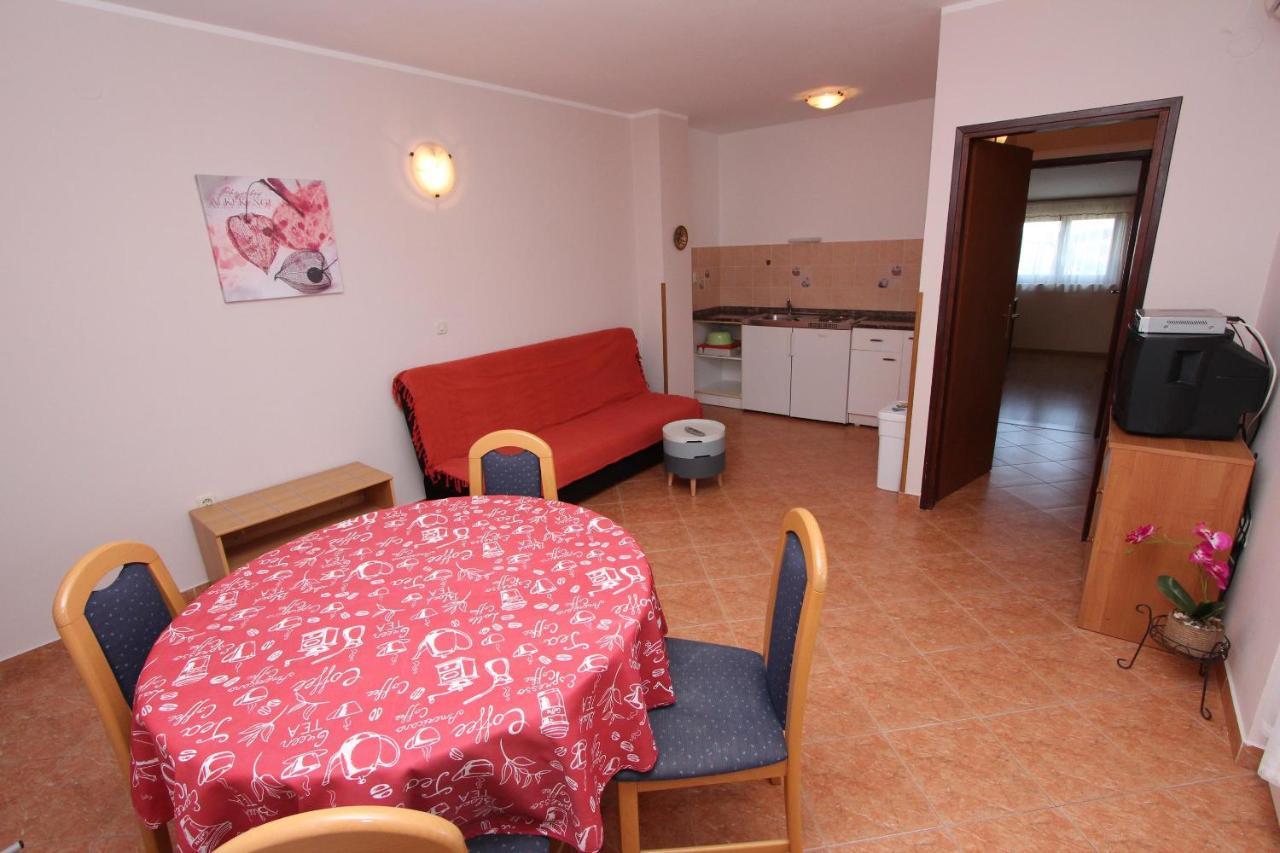 רוביני Rooms And Apartments Dino מראה חיצוני תמונה