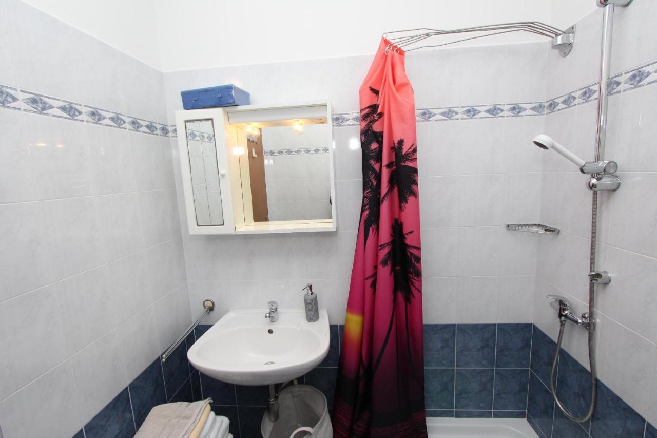 רוביני Rooms And Apartments Dino מראה חיצוני תמונה