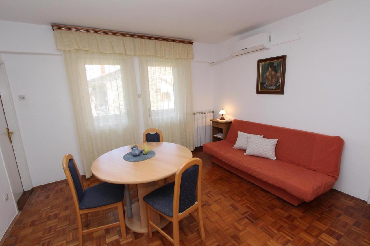 רוביני Rooms And Apartments Dino מראה חיצוני תמונה