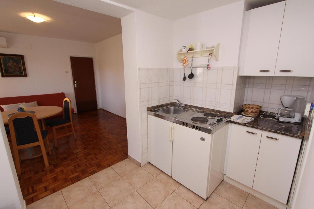 רוביני Rooms And Apartments Dino מראה חיצוני תמונה