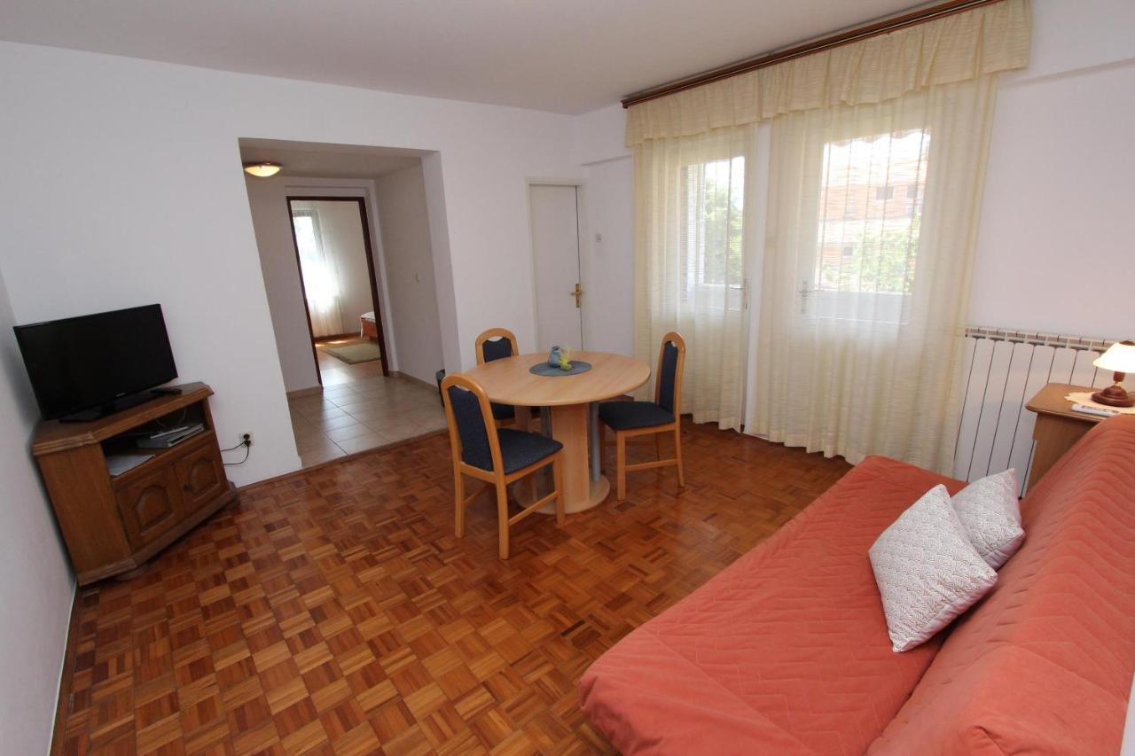 רוביני Rooms And Apartments Dino מראה חיצוני תמונה