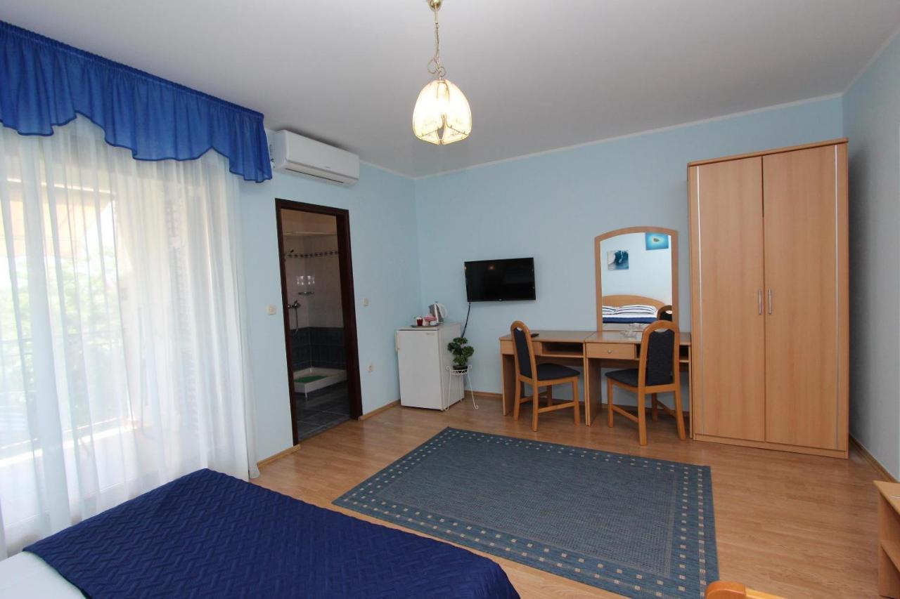 רוביני Rooms And Apartments Dino מראה חיצוני תמונה