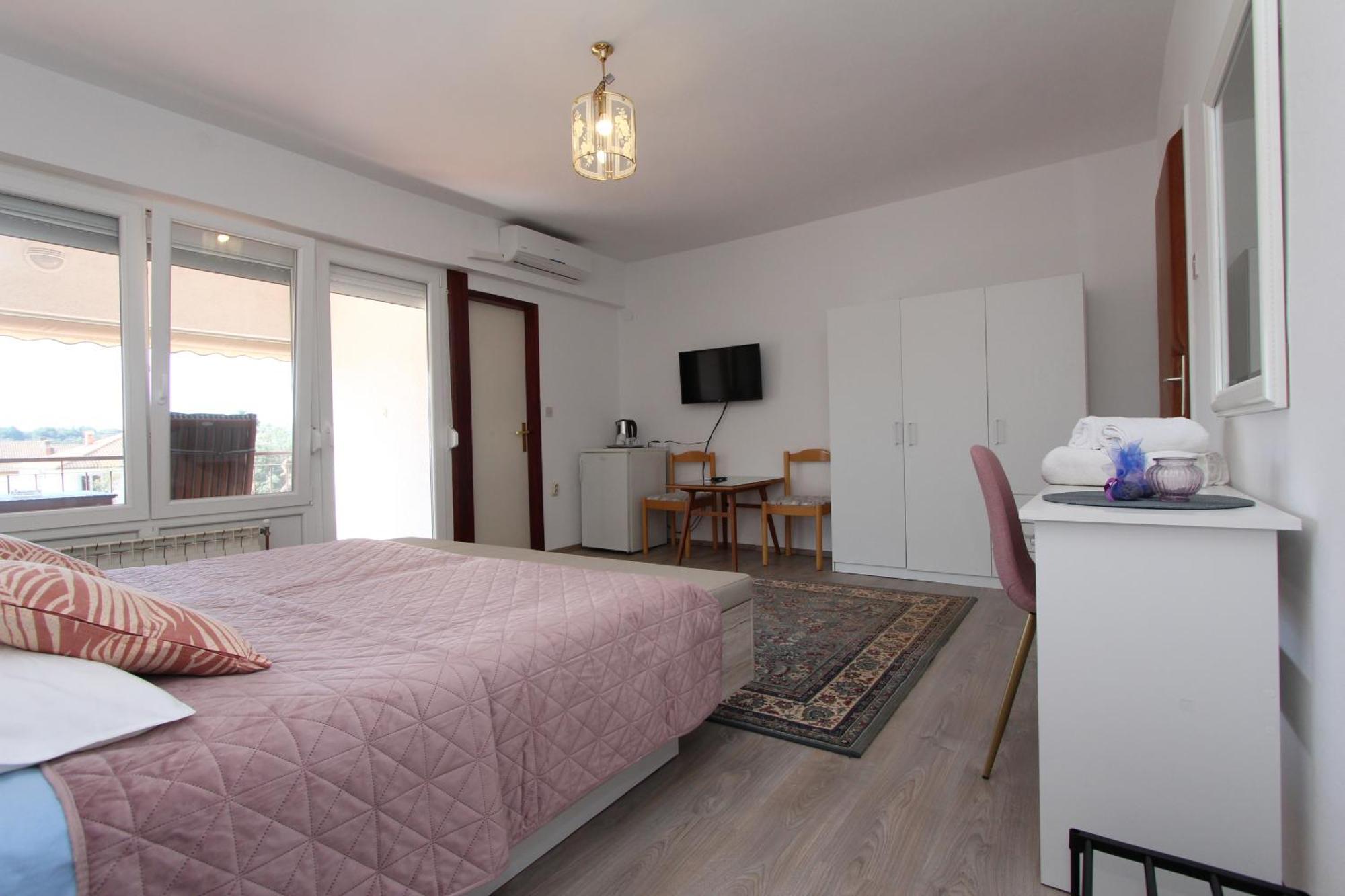 רוביני Rooms And Apartments Dino מראה חיצוני תמונה